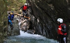 Family canyoning tour down Kinu river