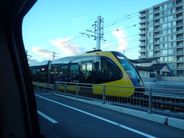 車窓から見るLRT♪昨年開業したばかりの次世代型路面電車がある街、宇都宮市♪（画像はイメージ）